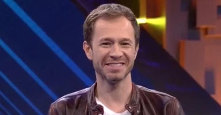 Tiago Leifert ironizando paredão e batimentos de Fiuk ‘zerados’ agitam a noite do BBB21