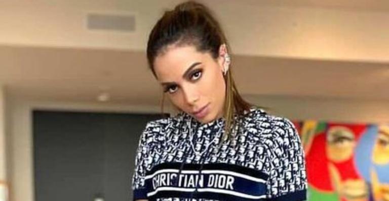 Anitta se pronuncia após internação e atualiza estado de saúde: ”Me sinto melhor!”