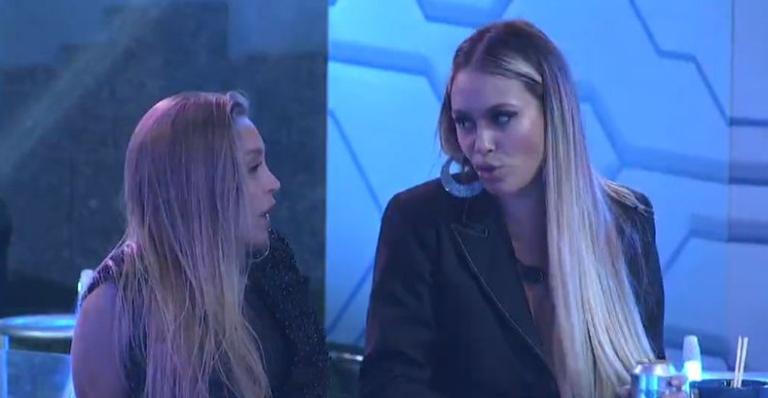 BBB21: Sarah alerta Carla Diaz sobre mudança de postura de Karol Conká: ”Não acredito”