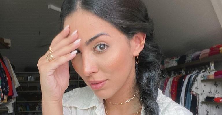 Jade Seba surge em clique beijando um cavalo e web dispara: ”Sinto paz vendo você”