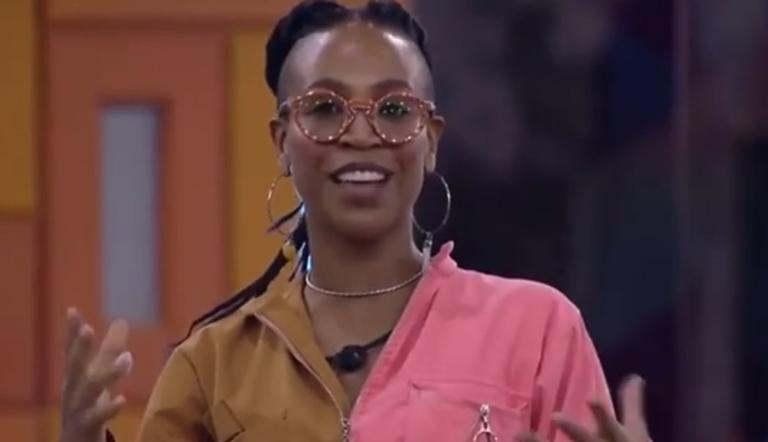 BBB 21: Karol Conká relembra noite picante com Arcrebiano e admite ter rolado algo a mais
