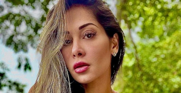 Em cenário paradisíaco, Mayra Cardi posa de biquíni em barco de luxo: ”Deslumbrante”