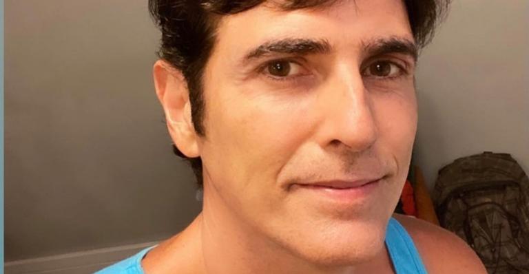 Reynaldo Gianecchini relembra primeiro trabalho como modelo e ganha elogios: ”Lindo como sempre”