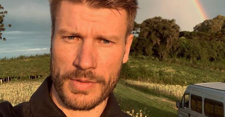 Rodrigo Hilbert relembra clique de momento especial na companhia dos filhos: ”Com meus pequenos”