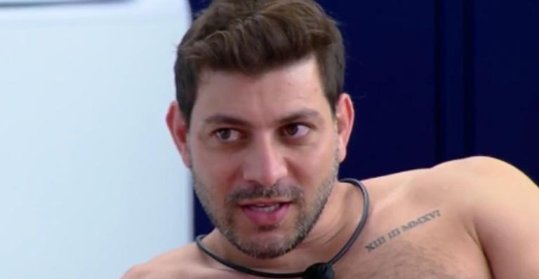 BBB21: Caio convida Thaís e Viih Tube para o almoço do Anjo: “Vocês almoçam comigo no domingo?”