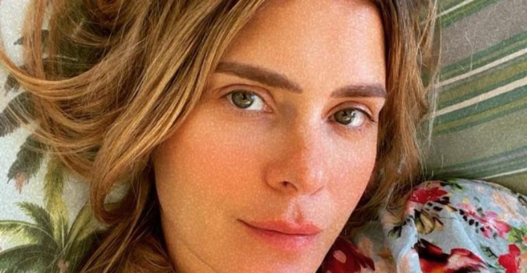 Carolina Dieckmann posta clique fofo ao lado do filho: ”Chamego”