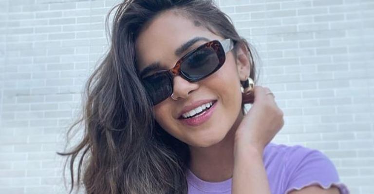 Gizelly Bicalho exibe boa forma em cliques de biquíni e fãs elogiam: ”Deusa”