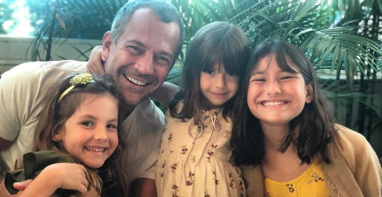 Malvino Salvador revela que filha não gostou de seu novo visual após o transplante capilar