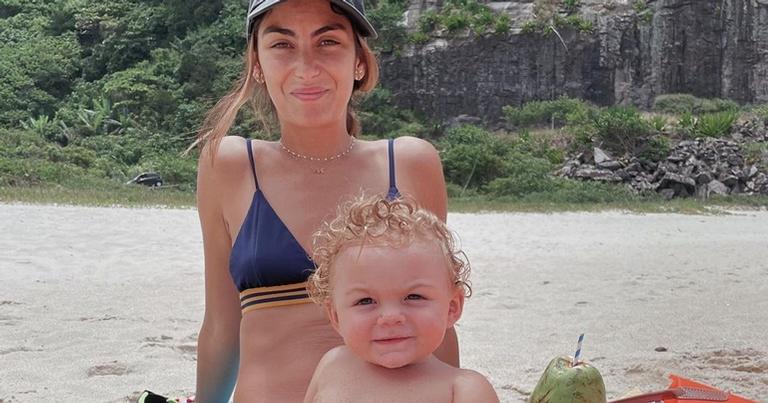 Mariana Uhlmann curte dia na praia com os filhos e sobrinha: ”Lindezas”