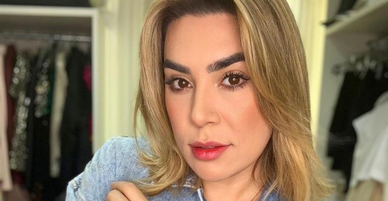 Naiara Azevedo se refresca em ducha e faz temperatura subir