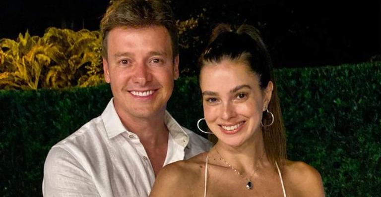 Rodrigo Faro aproveita momento agarradinho com a esposa, Vera Viel: ”Assim que a gente gosta”