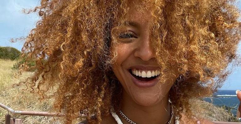 Sheron Menezzes se diverte ao lado dos irmãos e dispara: ”Útero abençoado de dona Vera”