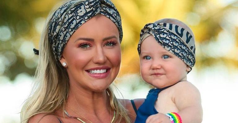 Ana Paula Siebert aproveita dia ensolarado com a filha, Vicky, e encanta web