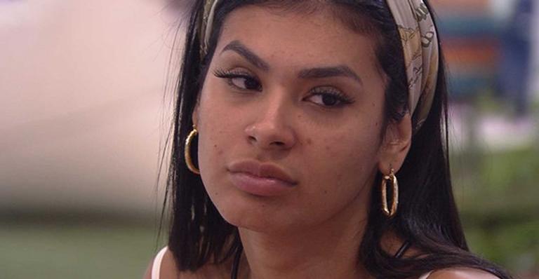 BBB21: Pocah chora e reclama que ninguém se importa com ela