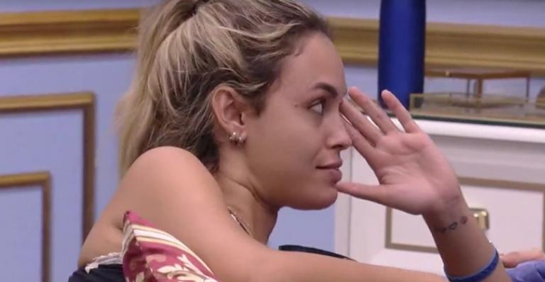 BBB21: Sarah fala sobre Karol Conká e especula que sister quer sair porque ‘tá pegando mal pra ela’