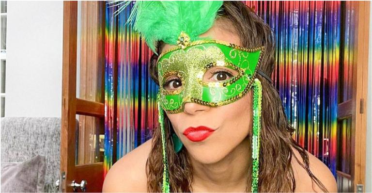 Belle Silva compartilha cliques inéditos do Carnaval em casa: ”Muito divertido e diferente”