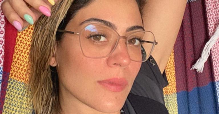 Carol Castro surge com os cabelos ruivos e surpreende a web: ”Linda sempre!”
