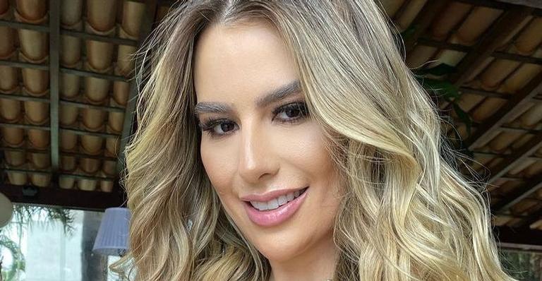 Fernanda Keulla posta foto sensual e fãs se surpreendem: ”Que gata!”