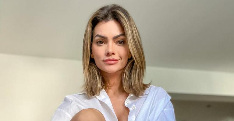 Kelly Key posa com look azul-claro e recebe chuva de elogios de fãs: ”Maravilhosa sempre”