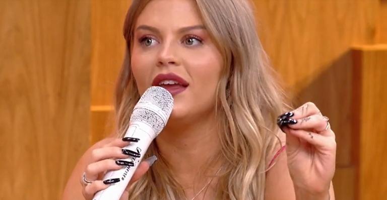 Luísa Sonza comenta tatuagem de seu bumbum em Vitão: ”Superfofo”