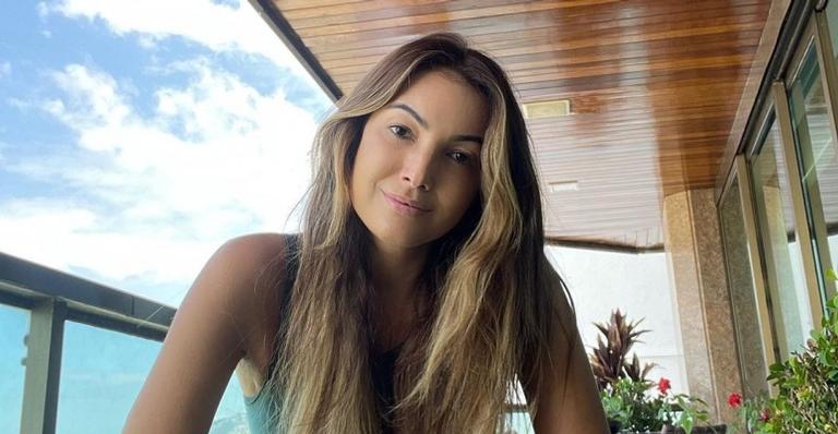 Patrícia Poeta ousa nas cores e mostra detalhes de vestido usado no Encontro: ”Poderosa!”