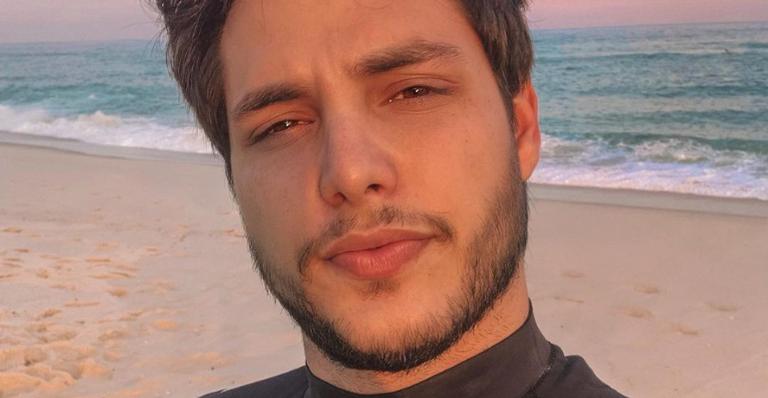 Bruno Guedes posa com Jade Seba e Zion na praia e web se derrete: ”Família linda”