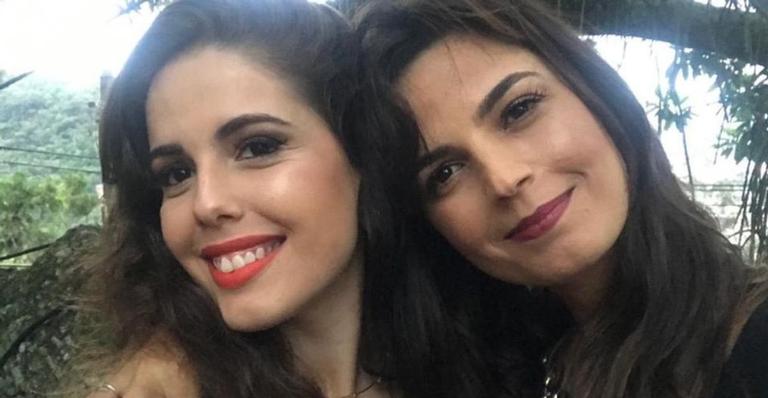 Emanuelle Araujo celebra conquista do mestrado da filha, Bruna: ”Você merece”