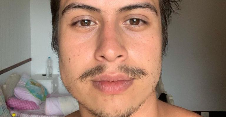 Francisco Vitti exibe abdômen sarado e web reage: ”Deus tire esse pecado da minha mente”