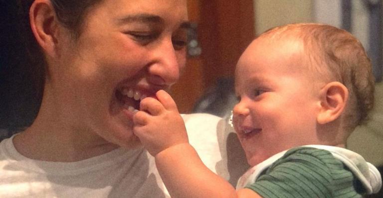Giselle Itié exibe Pedro Luna sujinho depois de comer manga e se derrete: ”Não me aguento”
