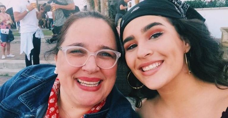 Lívian Aragão completa 22 anos e ganha homenagem da mãe: ”Você é luz”