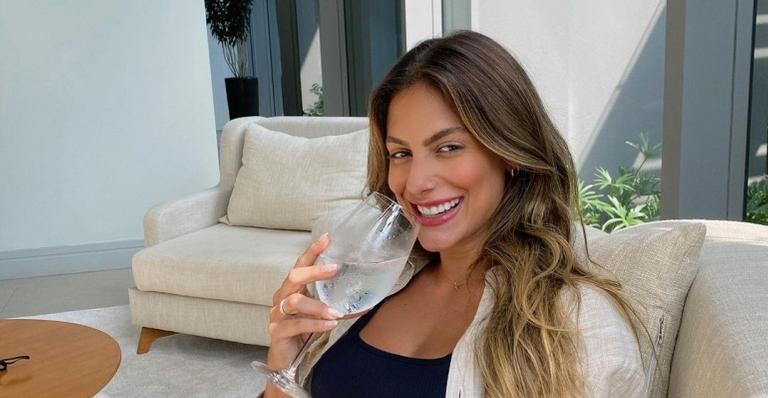Mari Gonzalez surge em ensaio fotográfico diferentão e web reage: ”Diva”