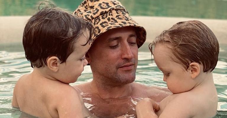 Paulo Gustavo posta clique encantador com os filhos, Romeu e Gael