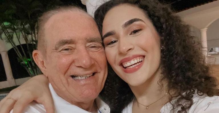 Renato Aragão presta homenagem de aniversário à filha, Lívian: ”Te amo infinito”