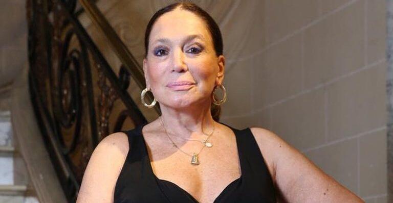 Susana Vieira surge aproveitando dia na piscina e encanta web: ”Delícia de água fria”