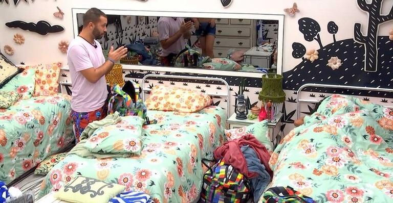 BBB21: Gilberto se desentende com Caio e desabafa para Lumena: ”Acho podre”