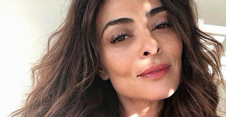 Loira, Juliana Paes surge sem sutiã e rouba a cena na web