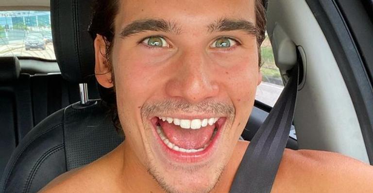 Nicolas Prattes comove a web ao registrar aparição de baleia na zona sul do Rio de Janeiro