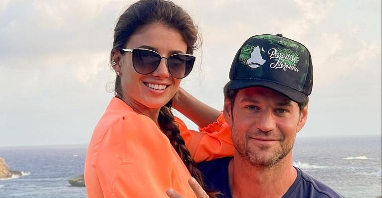 Paula Fernandes celebra aniversário do namorado, Rony Cecconello: ”Que bom ter te encontrado!”