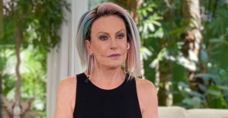 Com penteado colorido, Ana Maria Braga brinca: ”Desafio de combinar o cabelo com a roupa”