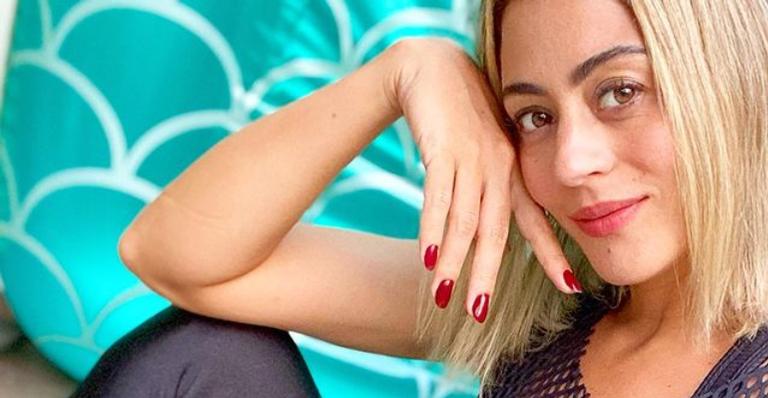 Carol Castro arranca elogios dos fãs com clique natural: ”Perfeição”