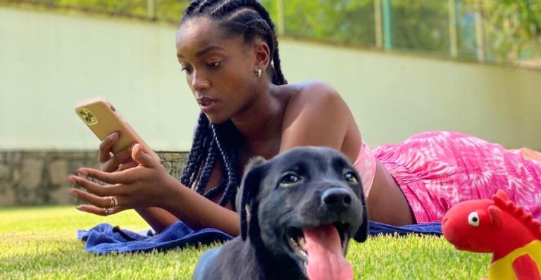 Iza publica cliques encantadores com os seus cachorrinhos e arranca elogios da web