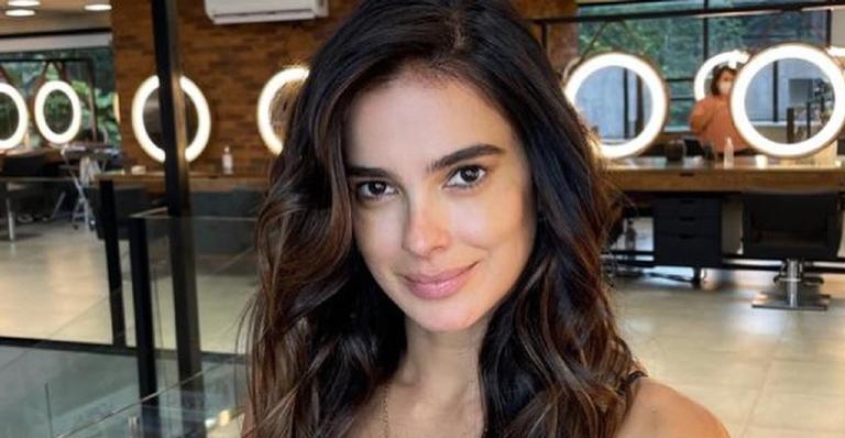 Vera Viel relembra cliques de biquíni e web dispara: ”Sempre linda”