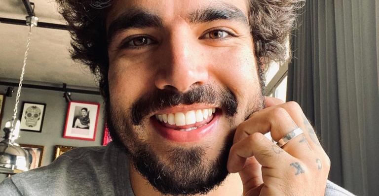 Caio Castro abre o jogo sobre apresentar reality A Fazenda: ”Eu não tô sabendo de nada”