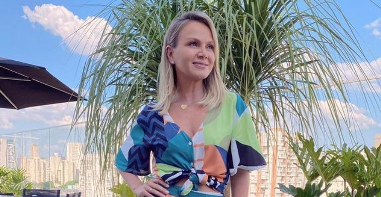 Eliana surge de cara lavada e dispara: ”Sem grandes produções, livre, leve e natural”