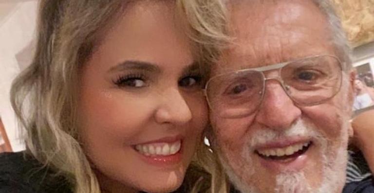Esposa de Carlos Alberto de Nóbrega recebe alta após internação por Covid-19