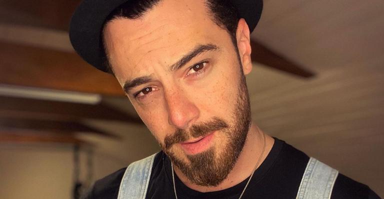 Felipe Titto pega a estrada em viagem de carro e chama atenção dos fãs: ”Duas paisagens”