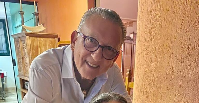 Galvão Bueno comemora aniversário do neto com clique raro: ”Parabéns, vovô te ama”