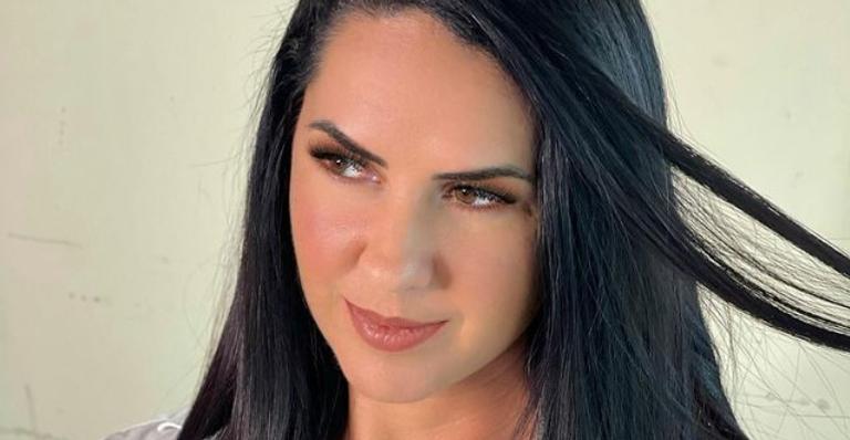 Graciele Lacerda dá um verdadeiro show de beleza ao posar de biquíni em suas redes sociais