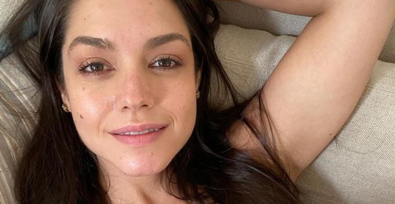 Thais Fersoza começa o dia animada e contagia fãs: ”Sextamos cedinho”