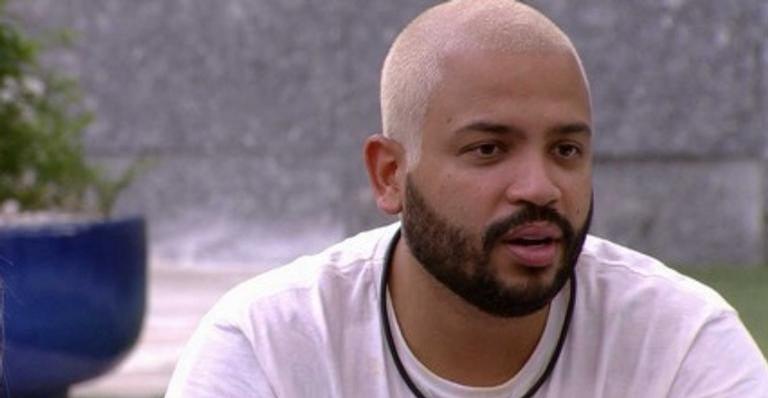 BBB21: Projota surta com castigo e passa mal na sala!